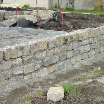 Natursteinmauer
